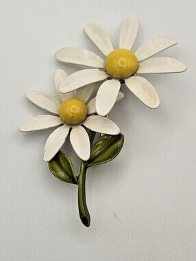 Vintage Enamel Brooch White  Daisy Flower Pin